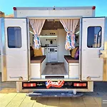 Camper Estatico Solo Alojar En El Frente Del Mar *