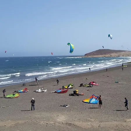 Kamp alanı Camper Estatico Solo Alojar En El Frente Del Mar *