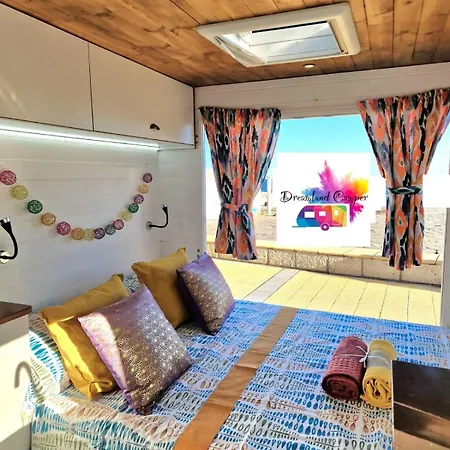 مكان تخييم Camper Estatico Solo Alojar En El Frente Del Mar *