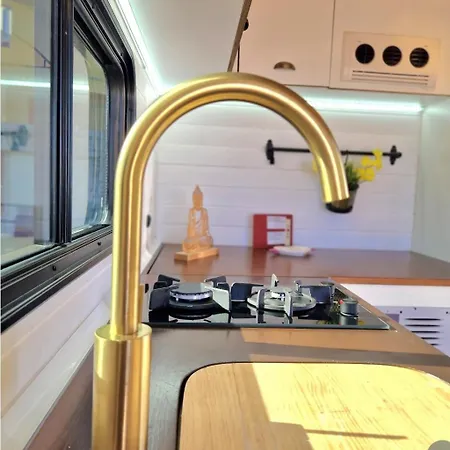 Camper Estatico Solo Alojar En El Frente Del Mar مكان تخييم *