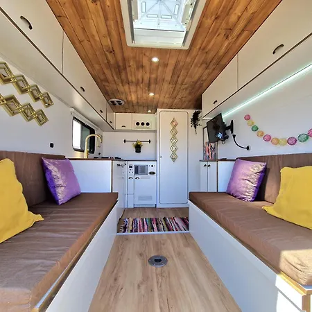 Camper Estatico Solo Alojar En El Frente Del Mar مكان تخييم