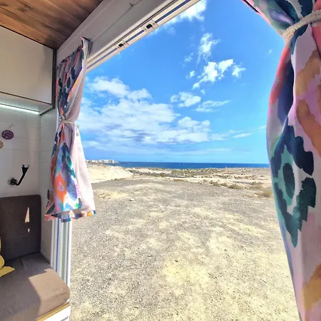 Camper Estatico Solo Alojar En El Frente Del Mar La Tejita